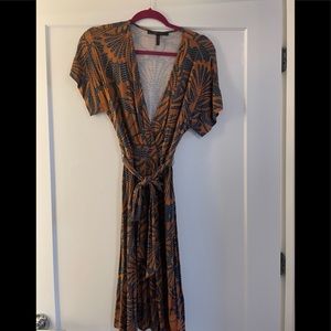 BCBG tie front dress